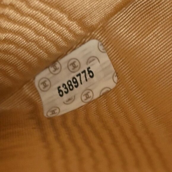 Chanel Beige Calfskin Wallet 196082 - Picture 5 of 7